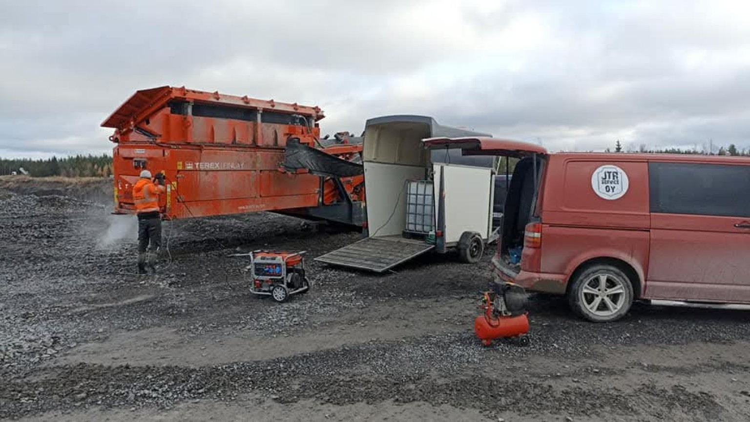 Käytännön tekemisiä - JTR Service Oy